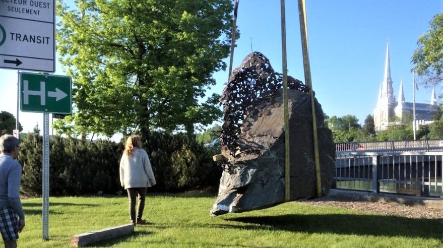 Beauce Art : la 1re sculpture de l'édition 2017 est complétée et installée