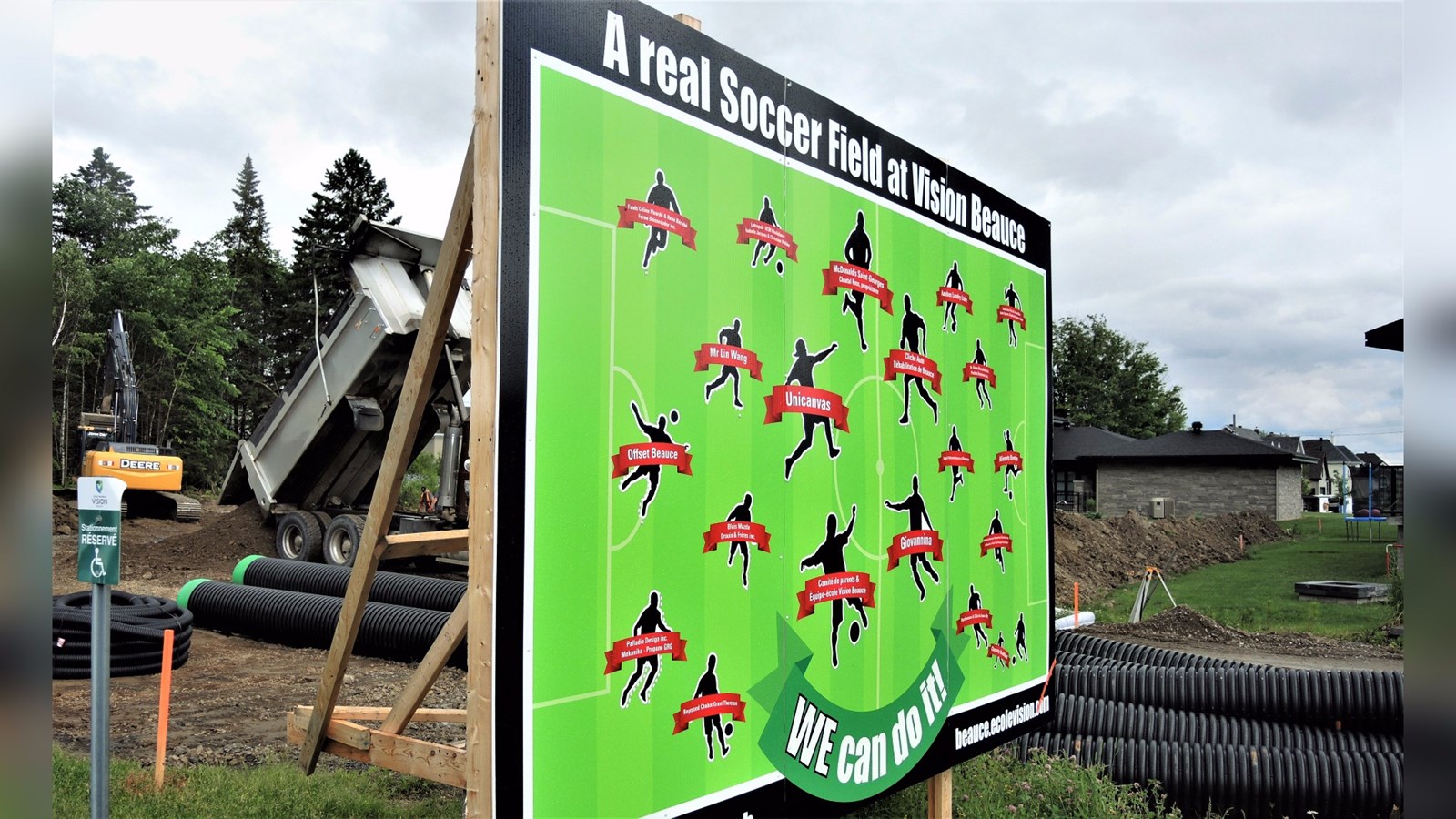 L'école Vision Beauce débute la construction de son terrain de soccer synthétique