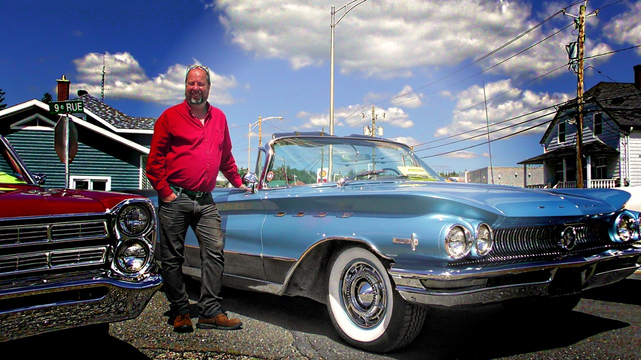 Normand DeLessard présente la parade de voitures du festival Nashville en Beauce 2017