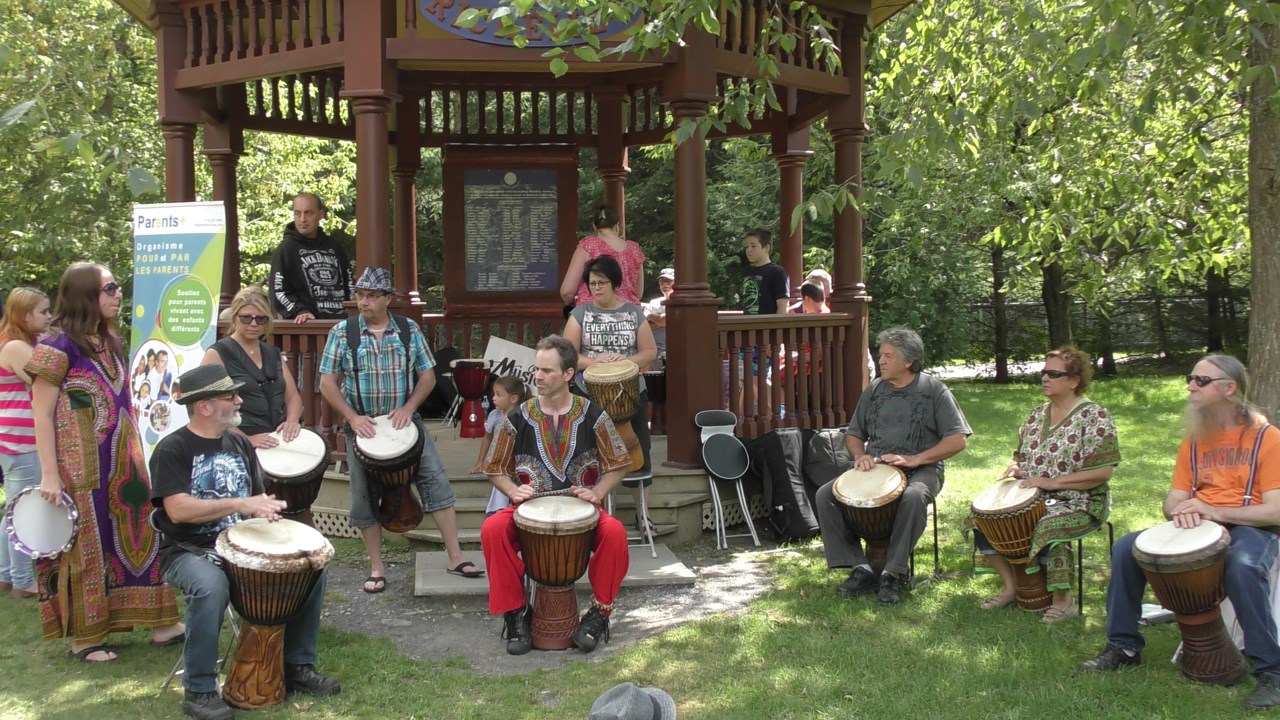 Normand DeLessard présente l'activité « Viens tam t'amuser » à Saint-Georges