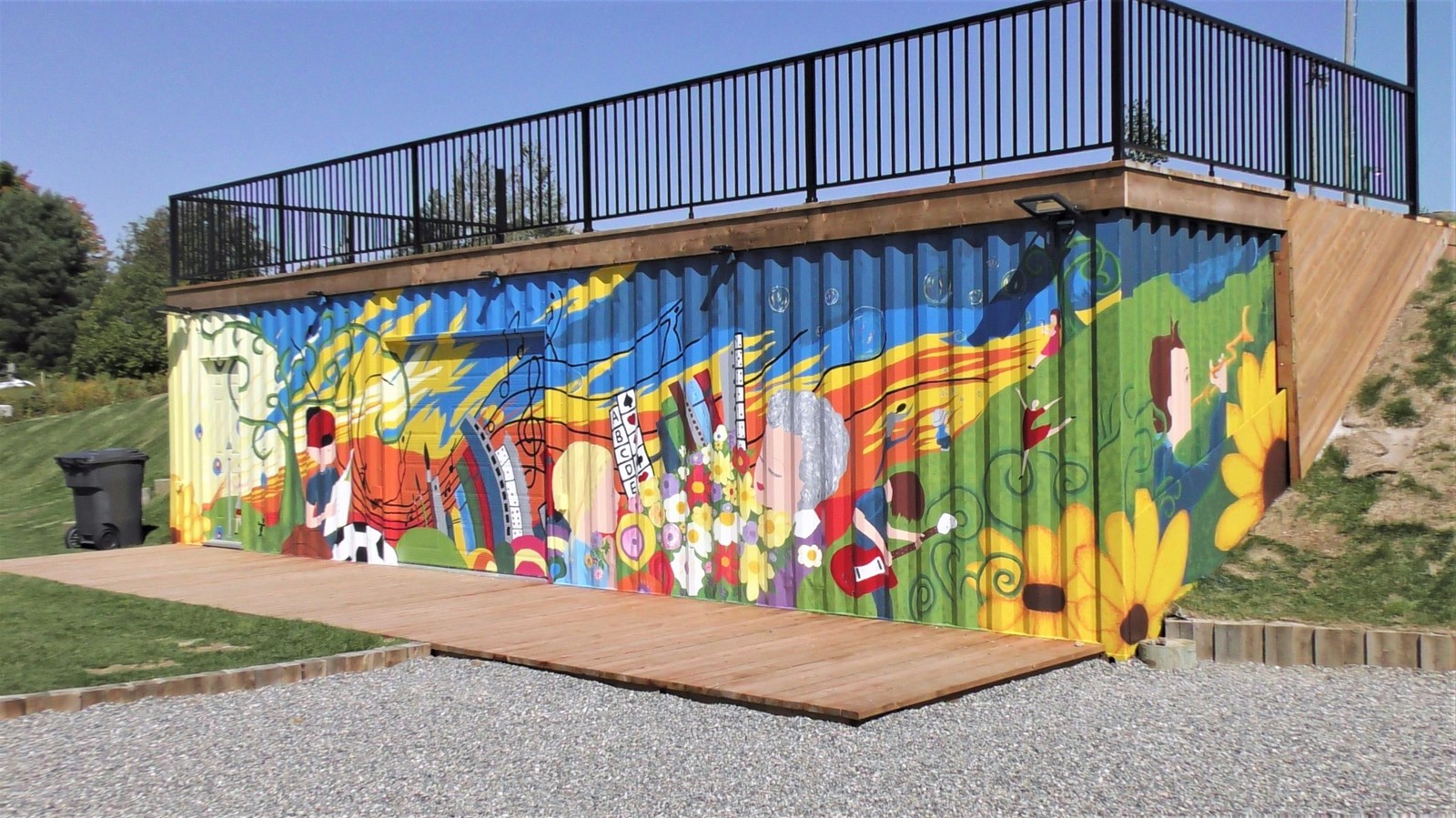 Normand DeLessard présente la nouvelle fresque de Saint-Victor