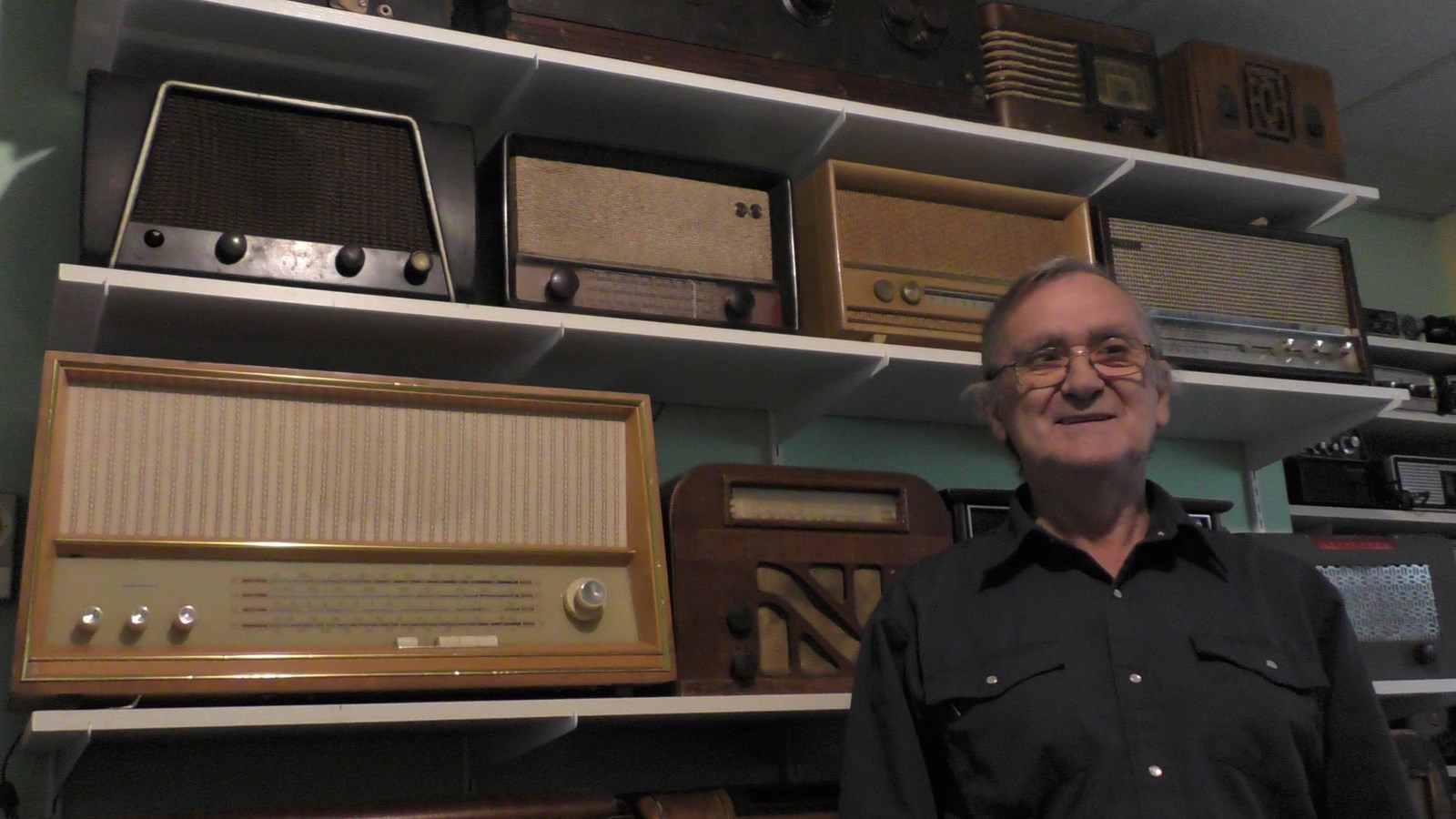 Normand DeLessard présente Denis Gagné, collectionneur de vieille radio