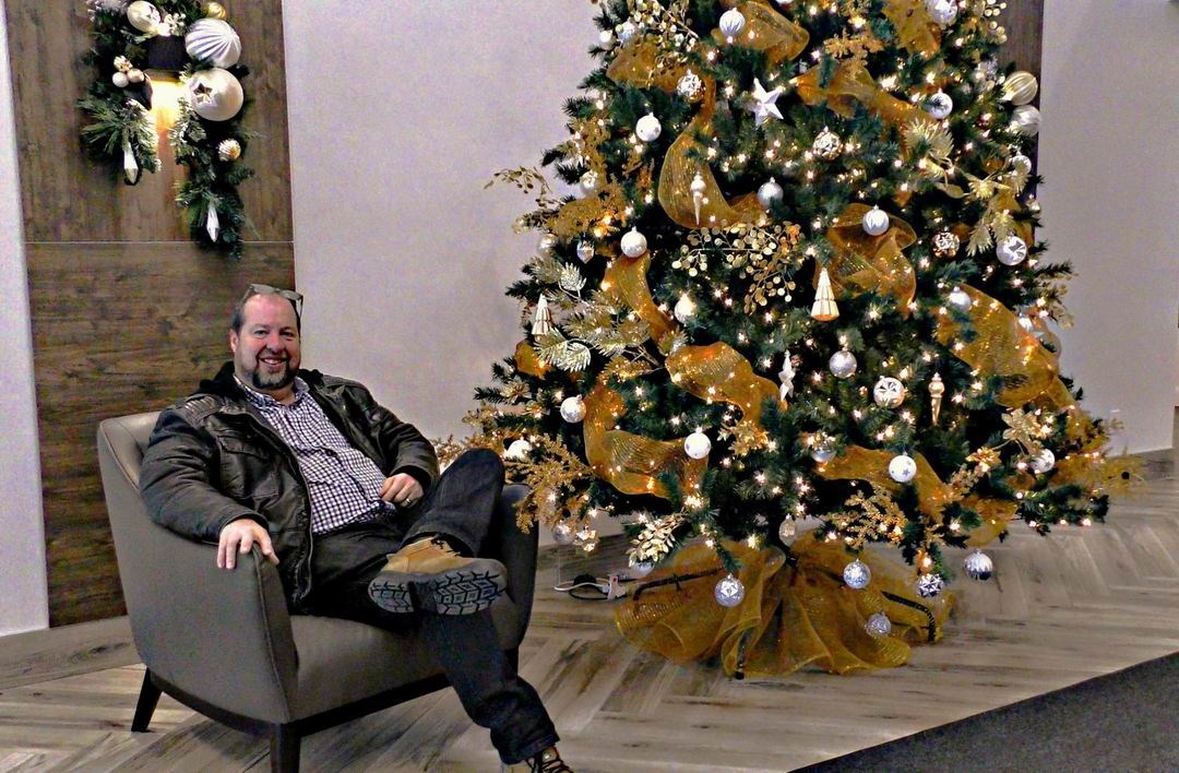 Normand DeLessard vous offre ses souhaits de Noël