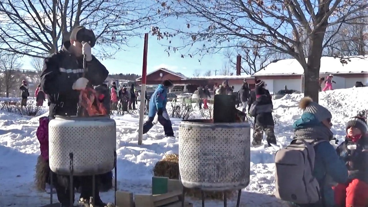 Pascal Goyette présente l'activité « Floconeige » à Sainte-Marie