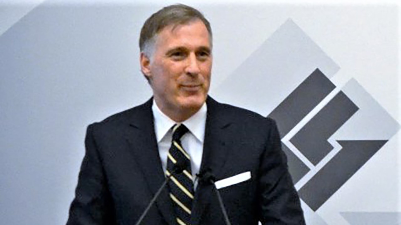 Maxime Bernier dépose un projet de loi privé pour accroître la transparence de son gouvernement