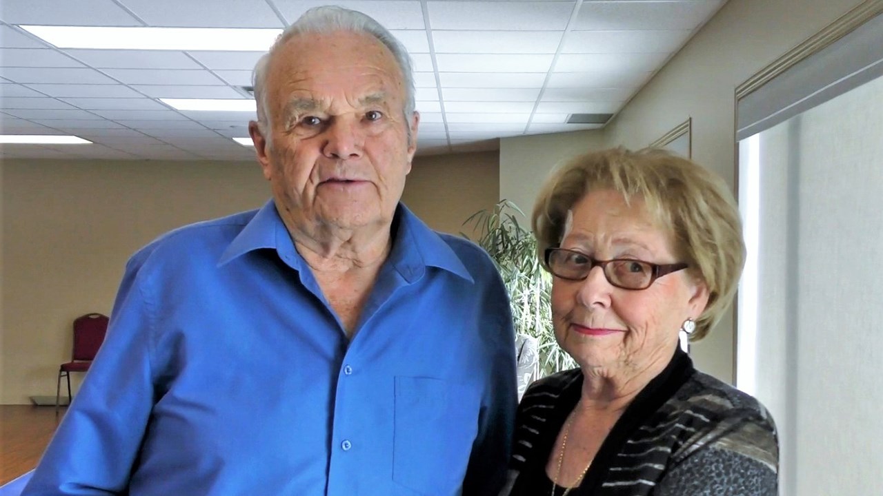 Normand DeLessard présente des gens qui racontent leurs souvenirs de St-Valentin