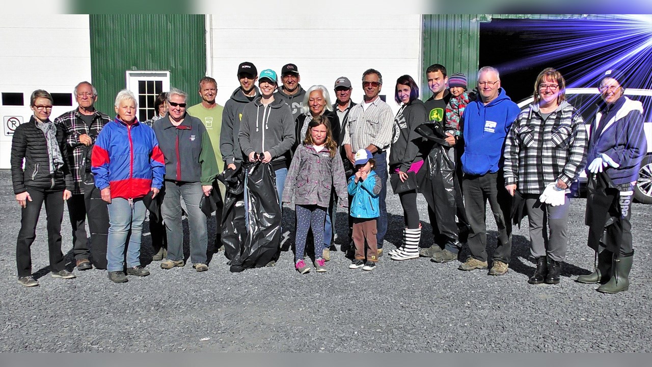 Normand DeLessard présente la 1re édition de l'activité « Nettoyons Saint-Simon »