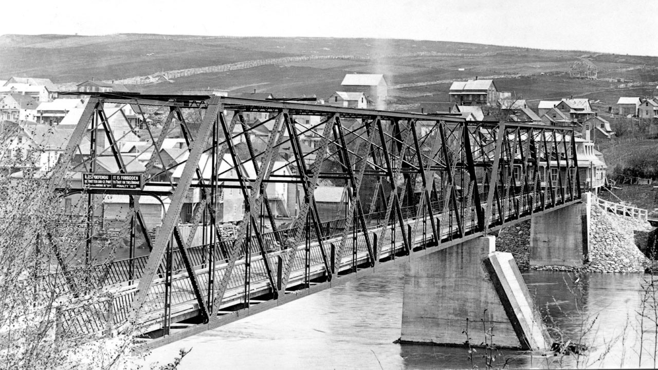 LE PREMIER PONT DE FER, DE 1912 À 1929