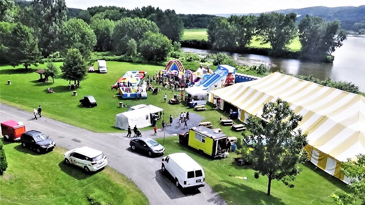 Les entreprises et les organismes sont invités au 10e anniversaire de la Fête au Vieux Pont
