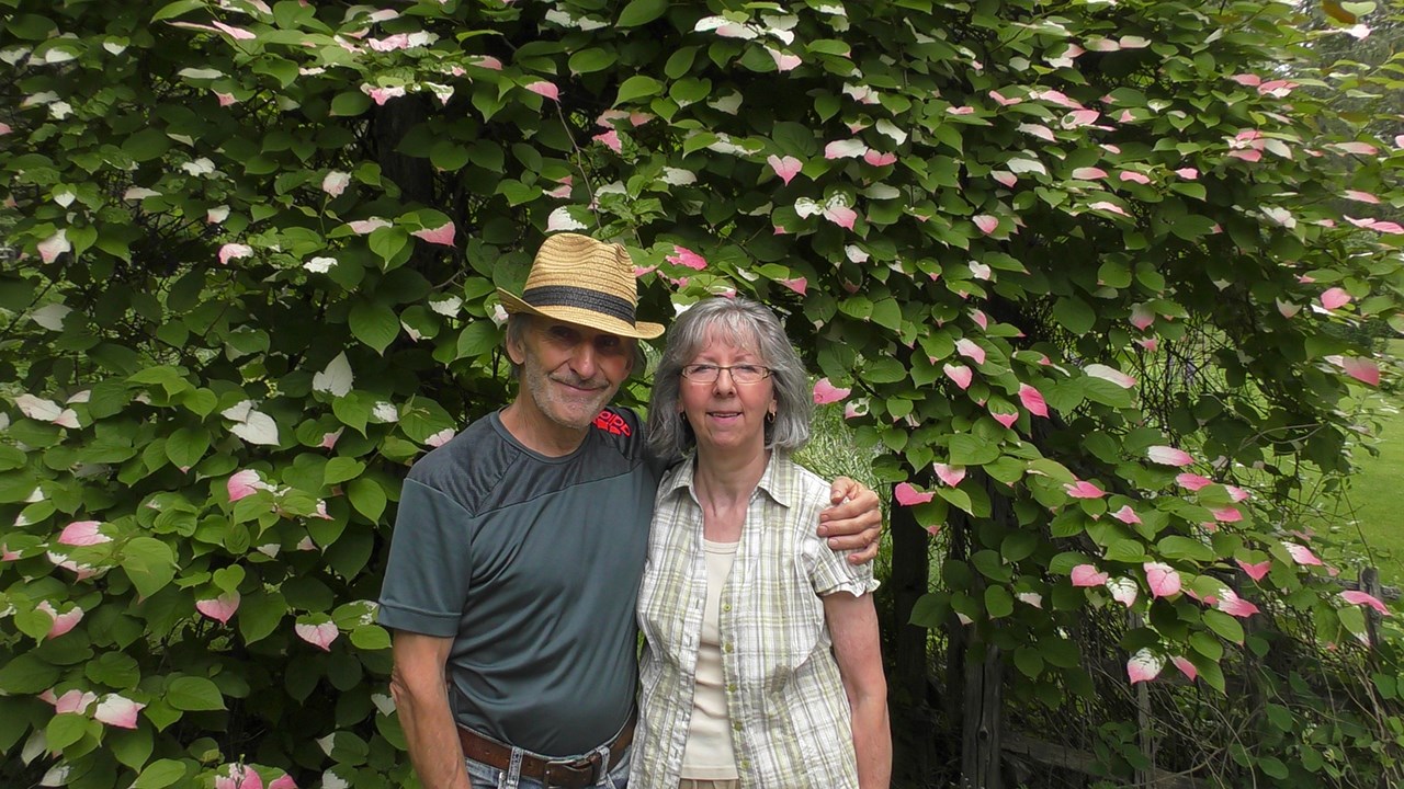 Normand DeLessard présente le jardin de deux amoureux des fleurs