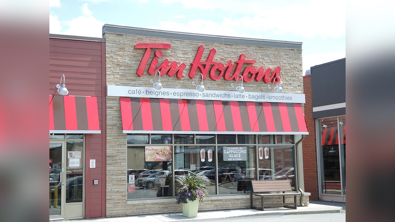 Des déjeuners à temps plein chez Tim Hortons dès demain