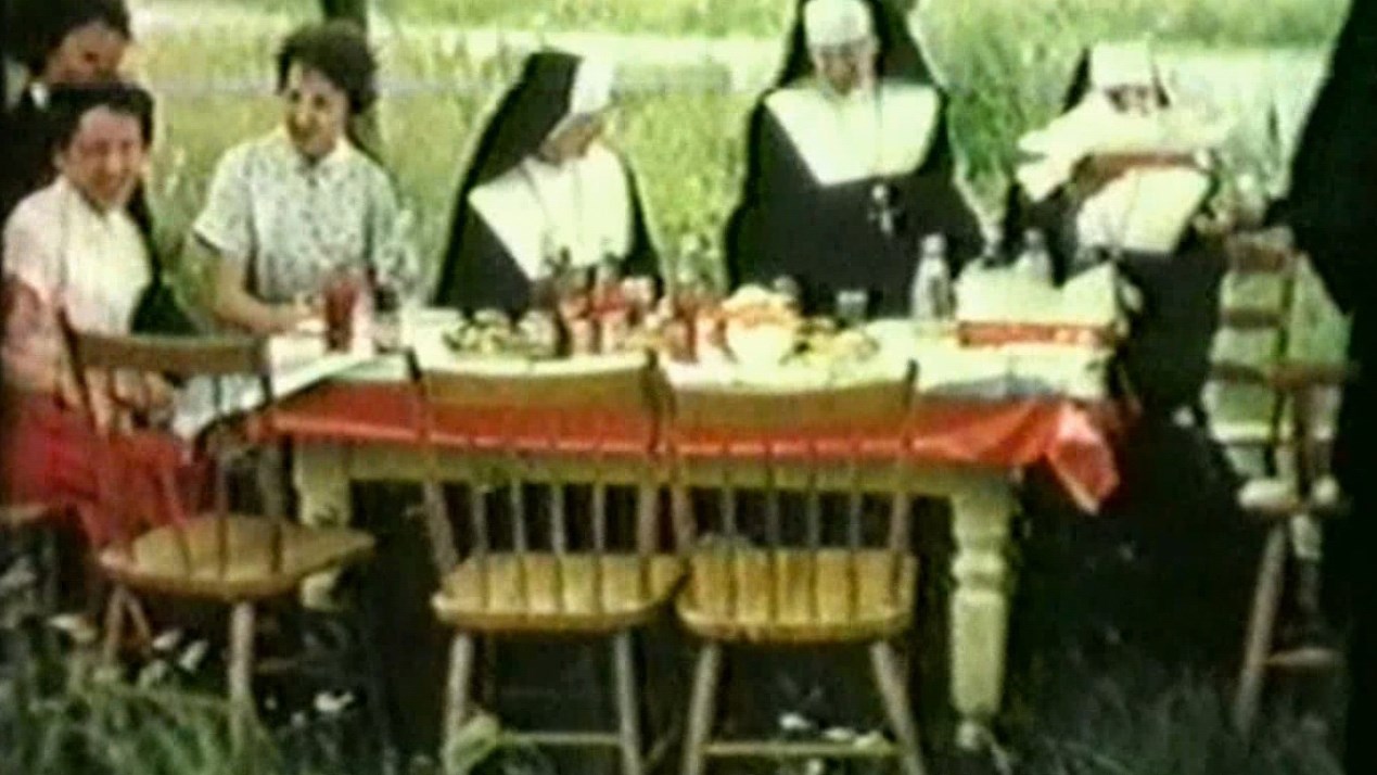 Normand DeLessard présente un souvenir d'un pique-nique en 1953