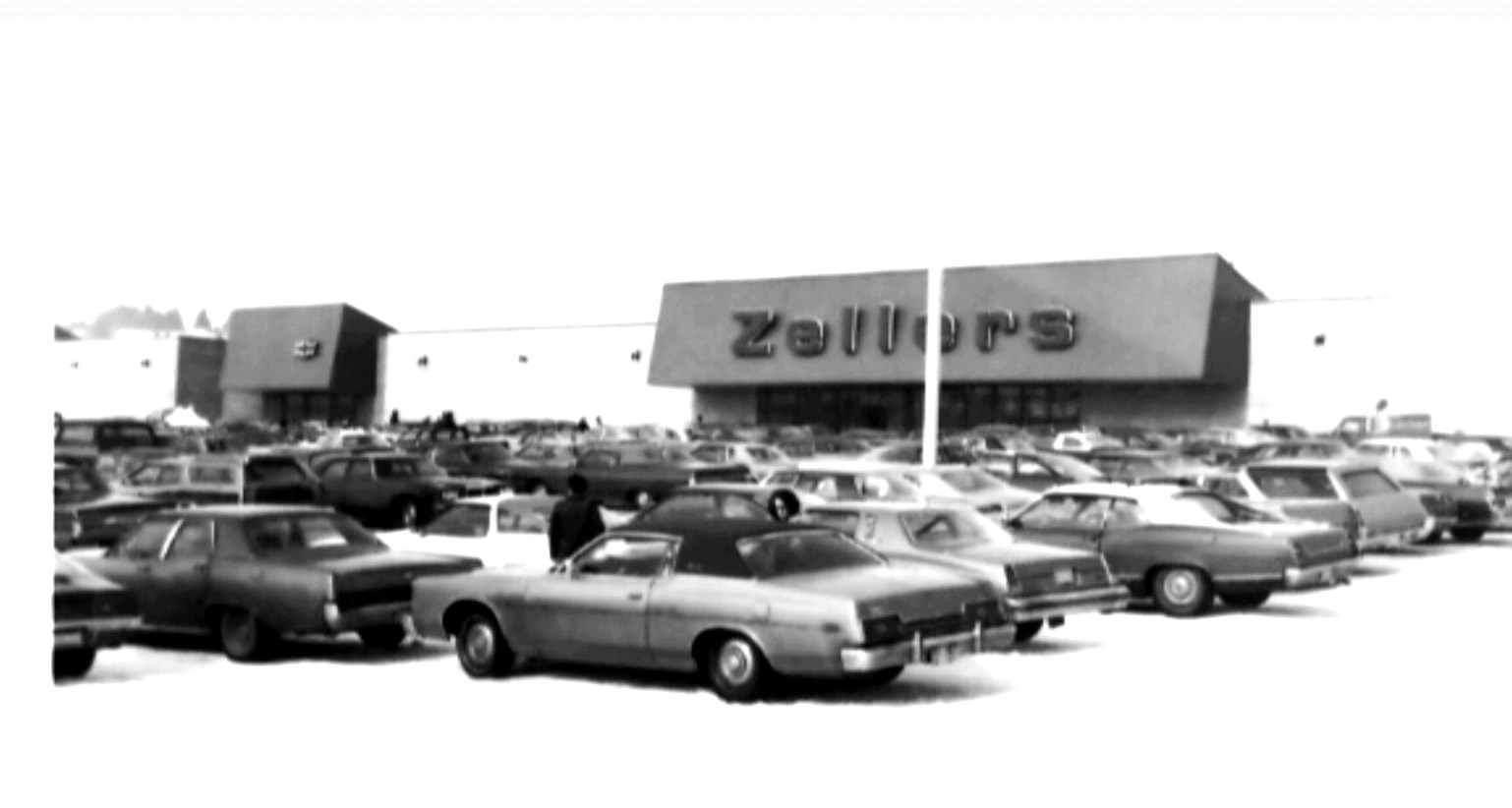 Normand DeLessard présente l'histoire du Zellers de St-Georges