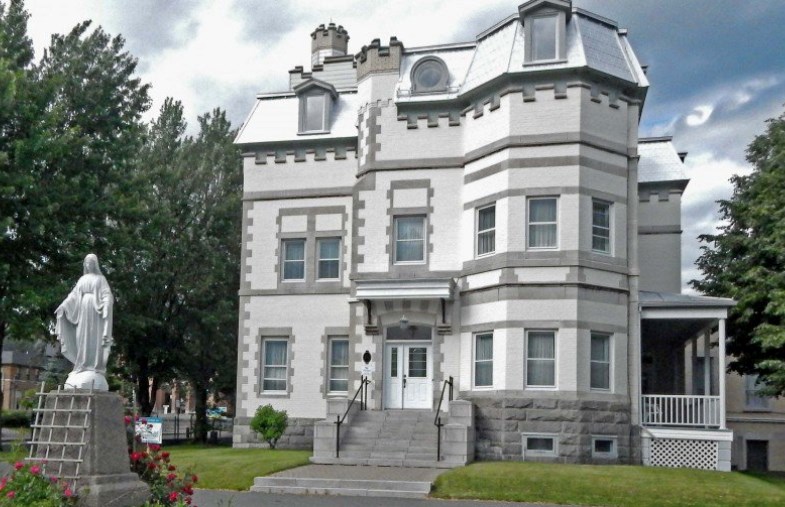 Démolition du Château Beauce : le petit-fils de l'architecte met en garde Gaétan Vachon