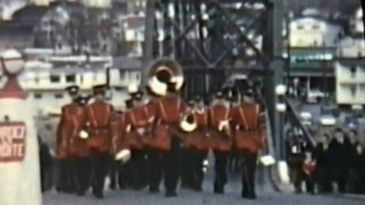 Normand DeLessard présente une parade de 1962