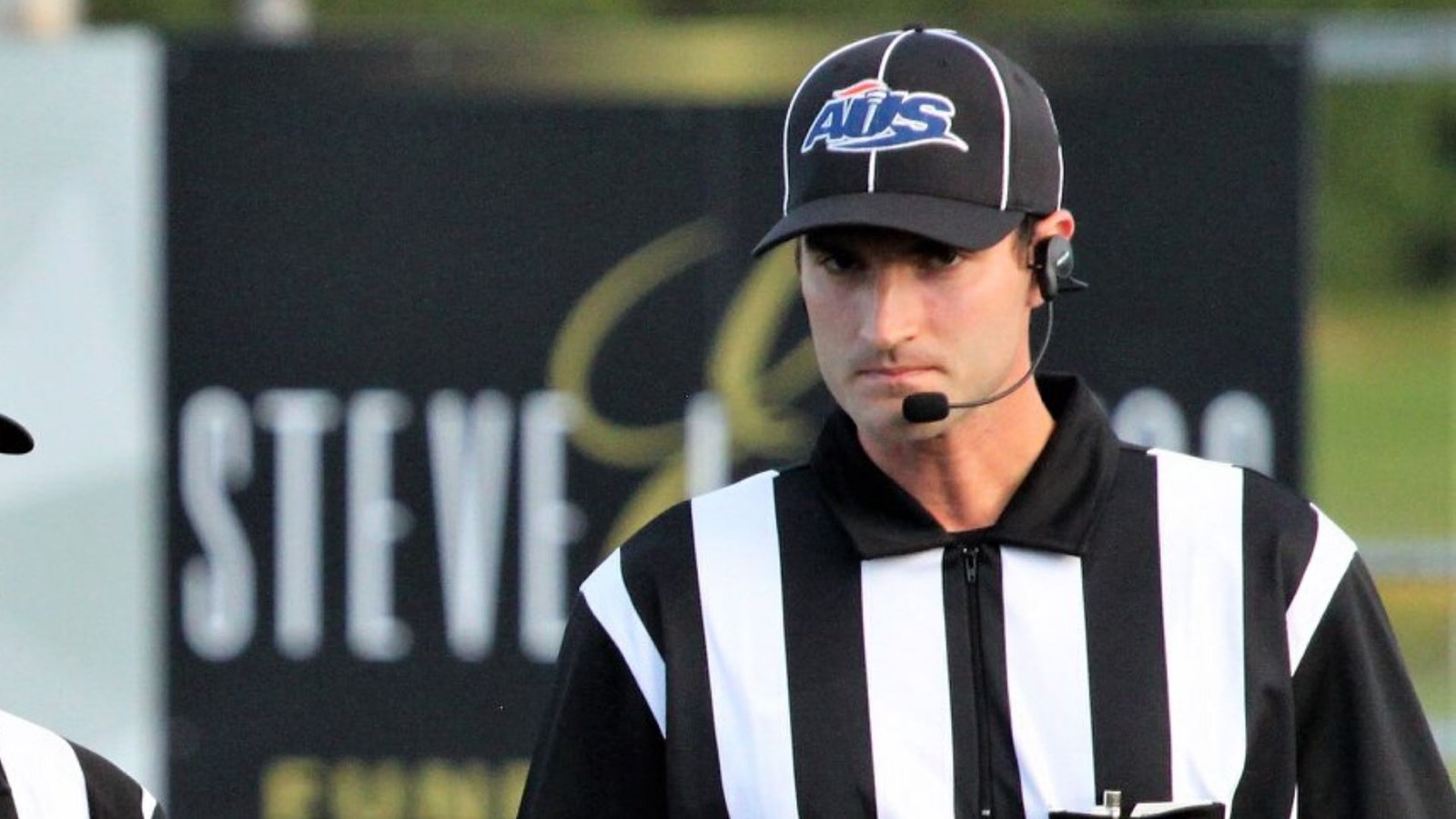 Alexandre Boily, enseignant la semaine et arbitre de football la fin de semaine