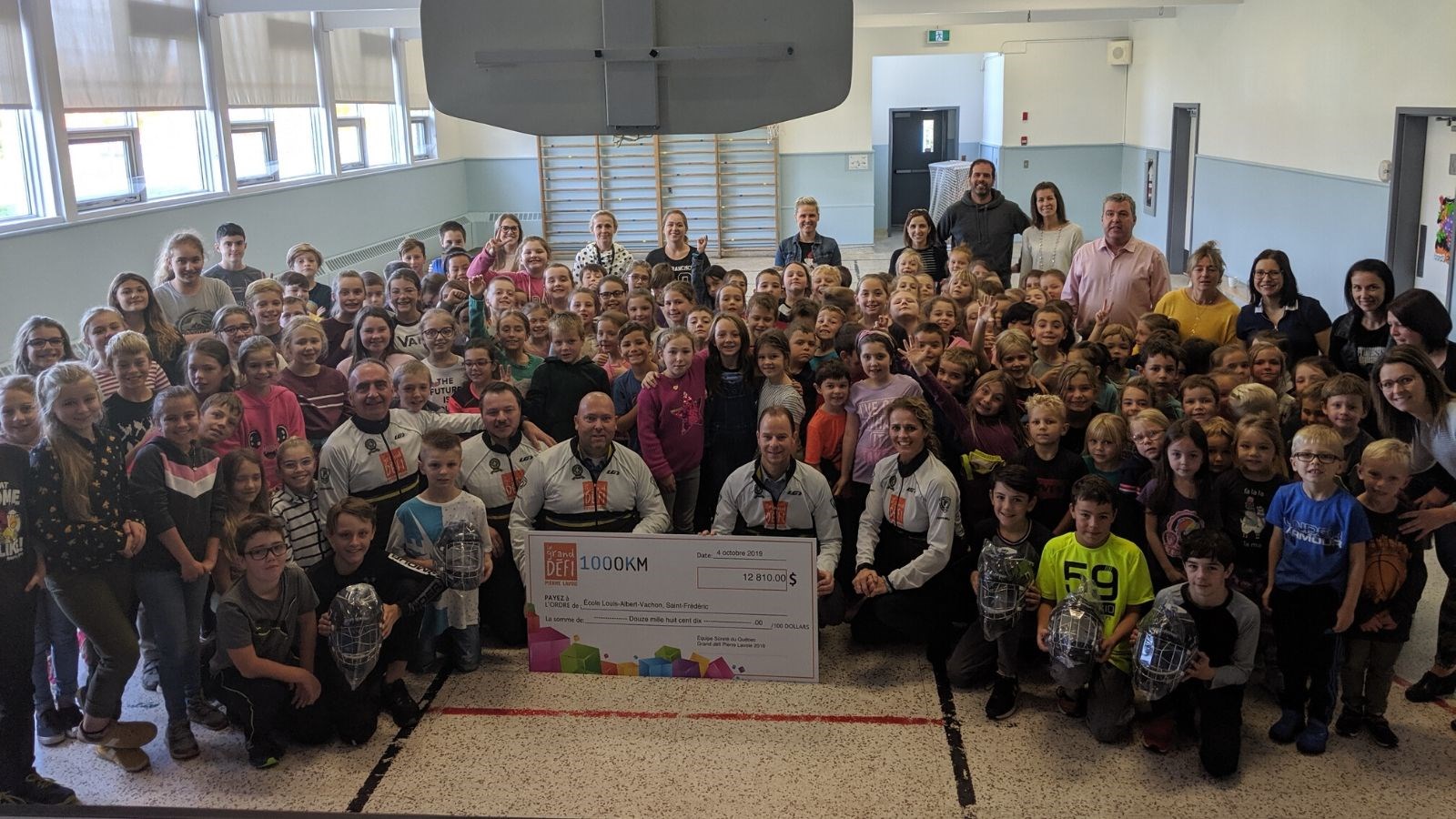 Les écoles Sainte-Famille et Louis-Albert-Vachon reçoivent tout un soutien de policiers de la SQ!