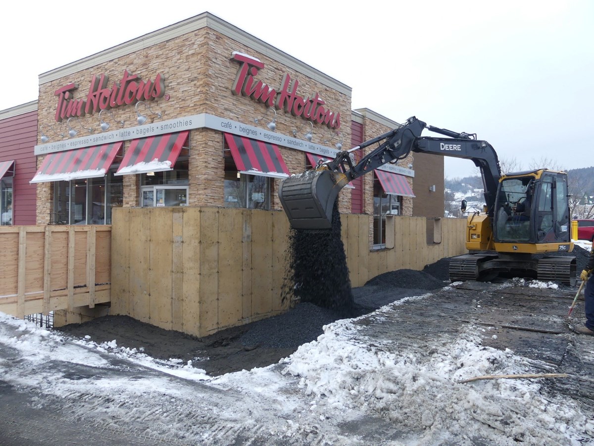 L'emmurement du Tim Hortons de Beauceville est commencé