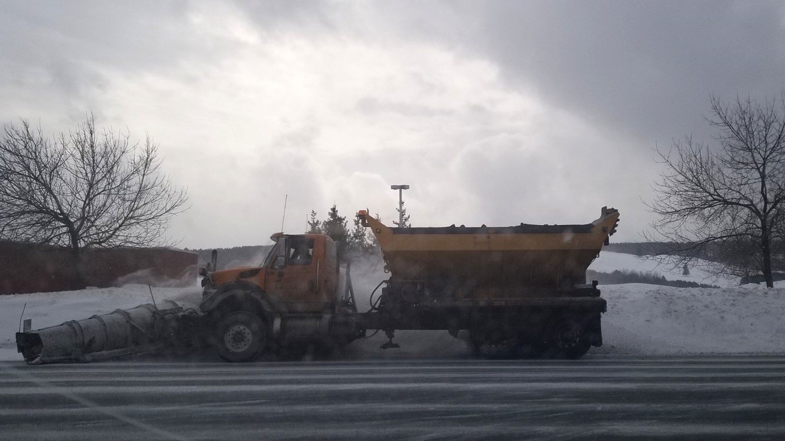 Des routes enneigées partout en Beauce 