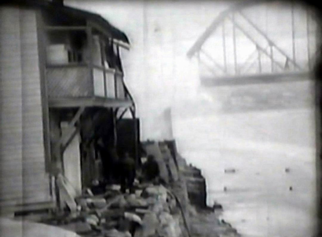 Normand DeLessard présente l'incendie chez Café Pit Saint-Georges en 1950