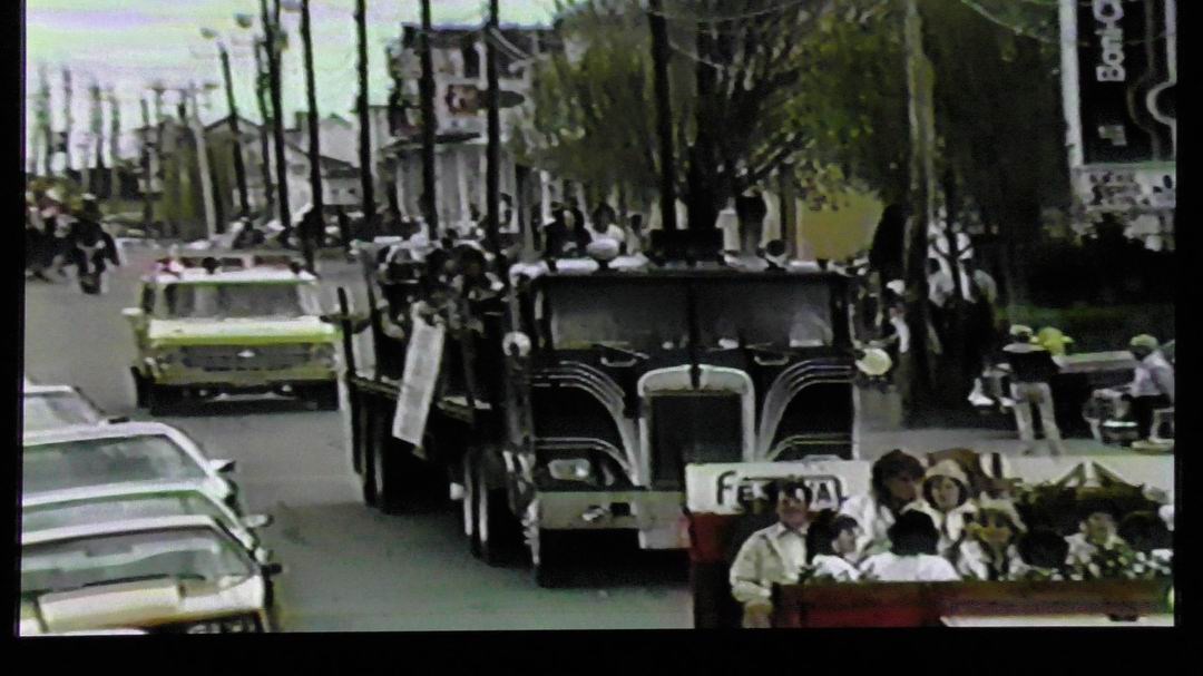 Normand DeLessard présente la Parade du Festival Hippique de la Guadeloupe en 1985