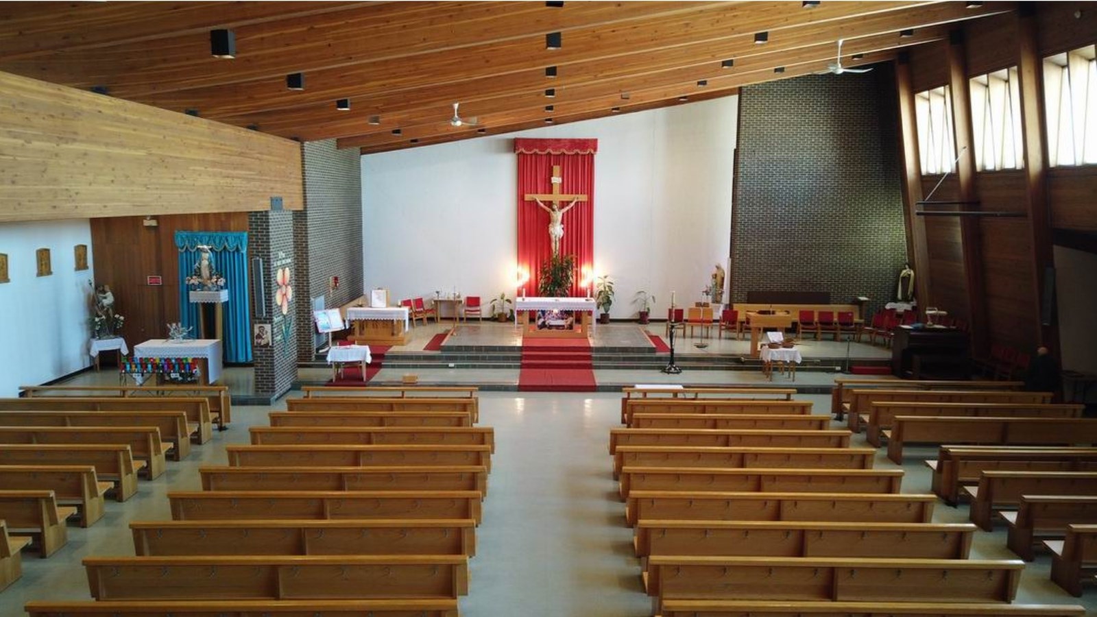 Normand DeLessard présente l'église de Saint-Benoît-Labre