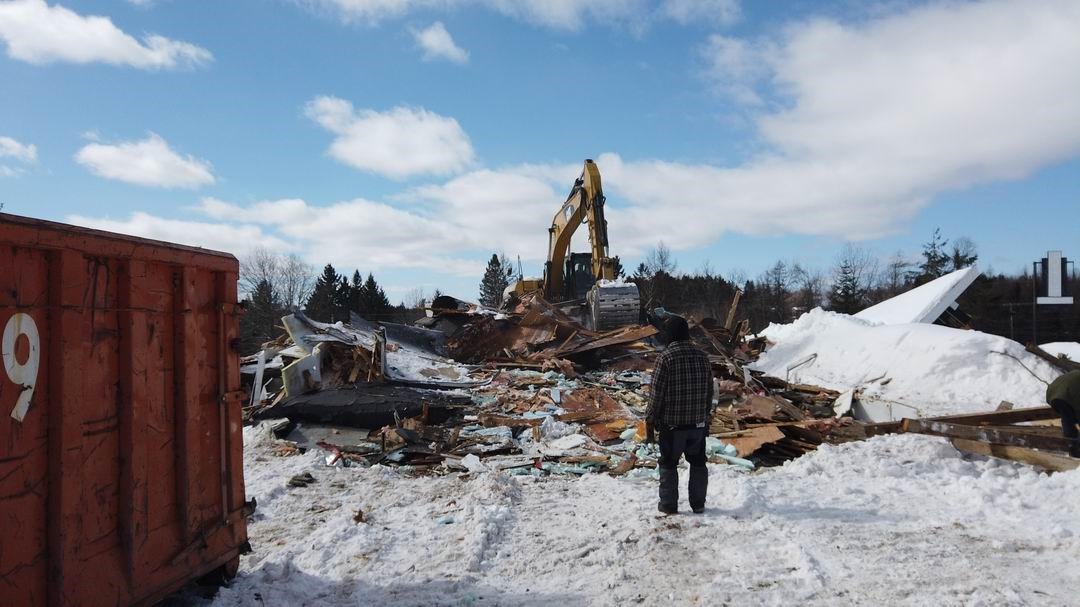 Normand DeLessard présente la démolition de la Butte à Mathieu 