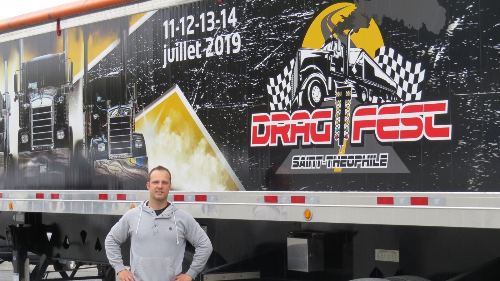 Le DragFest de St-Théophile lance sa programmation à coup de boucane