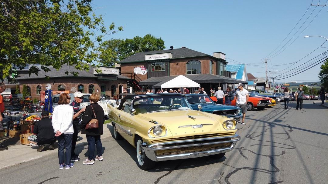 Normand DeLessard présente le Rassemblement d'autos RTE 66