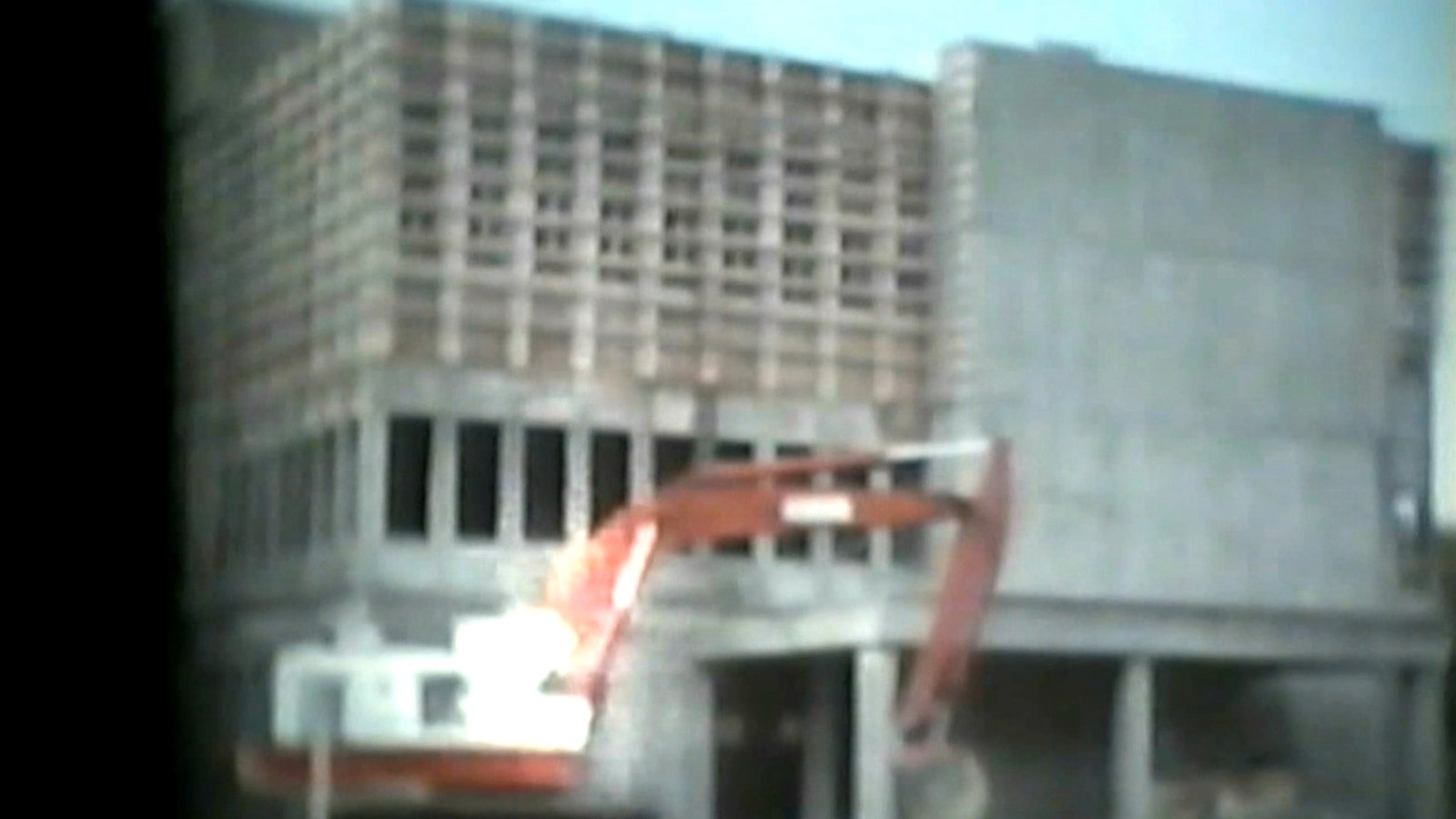 Normand DeLessard présente la construction de l'urgence de l'hôpital de Saint-Georges