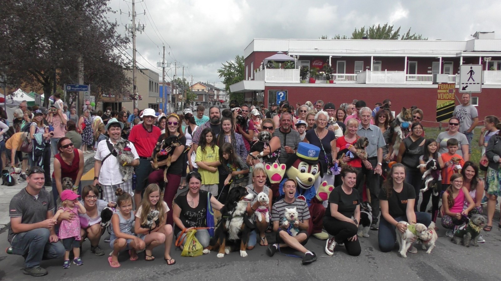 Normand DeLessard présente la parade des Poilus 2019