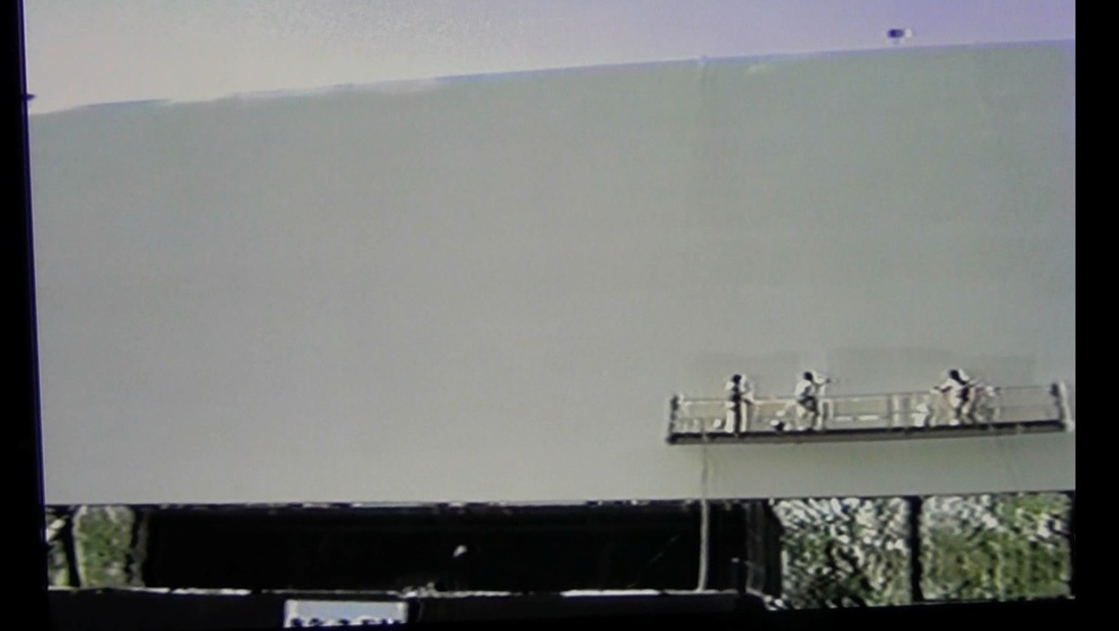 Normand DeLessard présente la rénovation de l'écran de ciné parc en 1991 