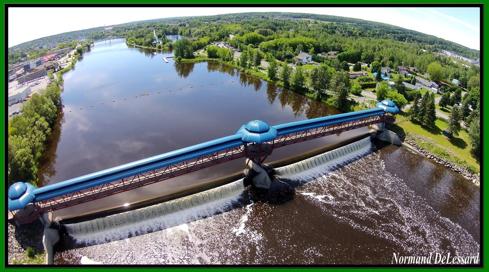 Normand DeLessard présente la construction du barrage gonflable Saint-Georges