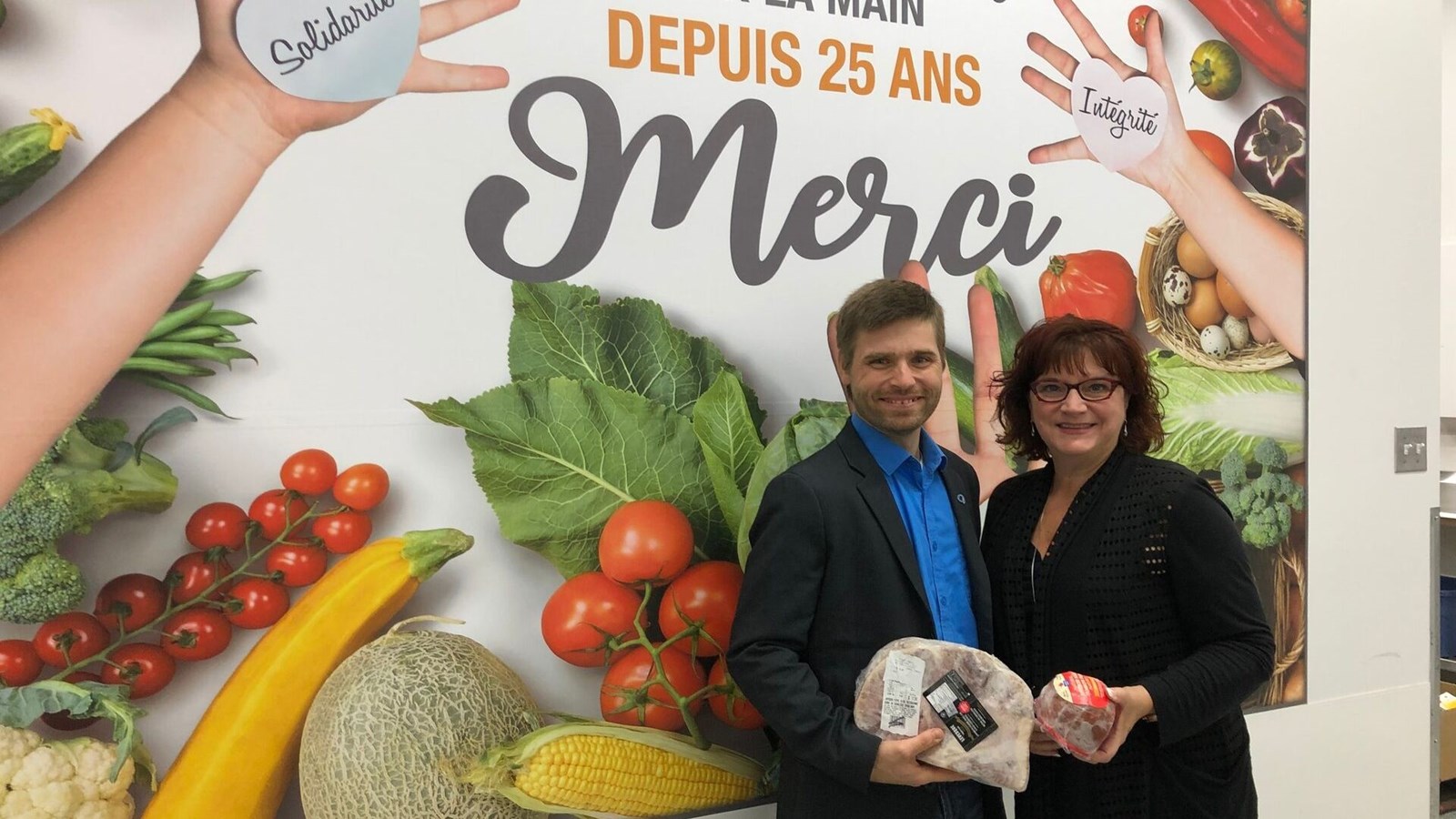 Les Éleveurs de porcs de la Beauce donnent 1250 $ à Moisson Beauce