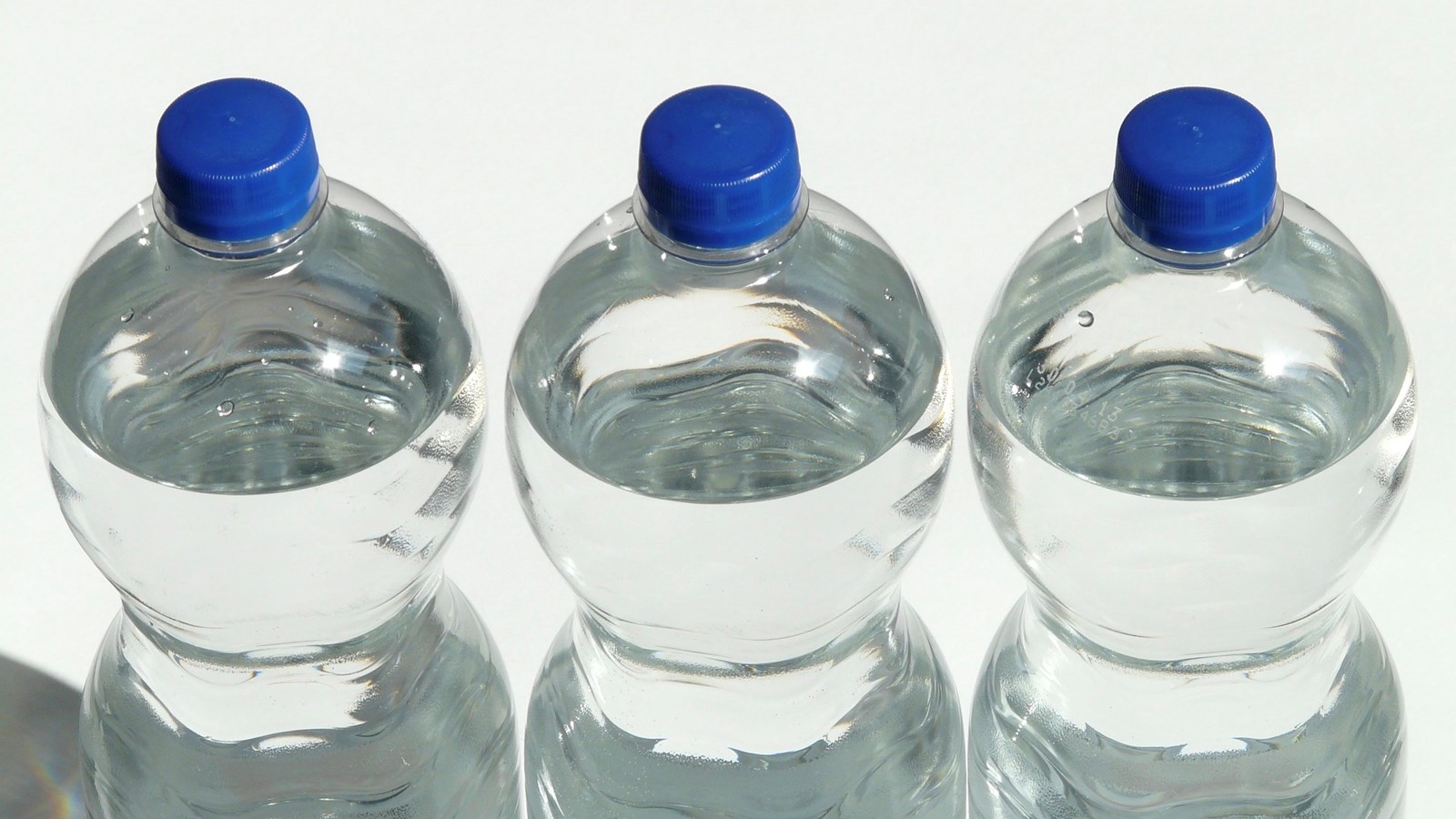 Fini les bouteilles d'eau en plastique dans les Familiprix  