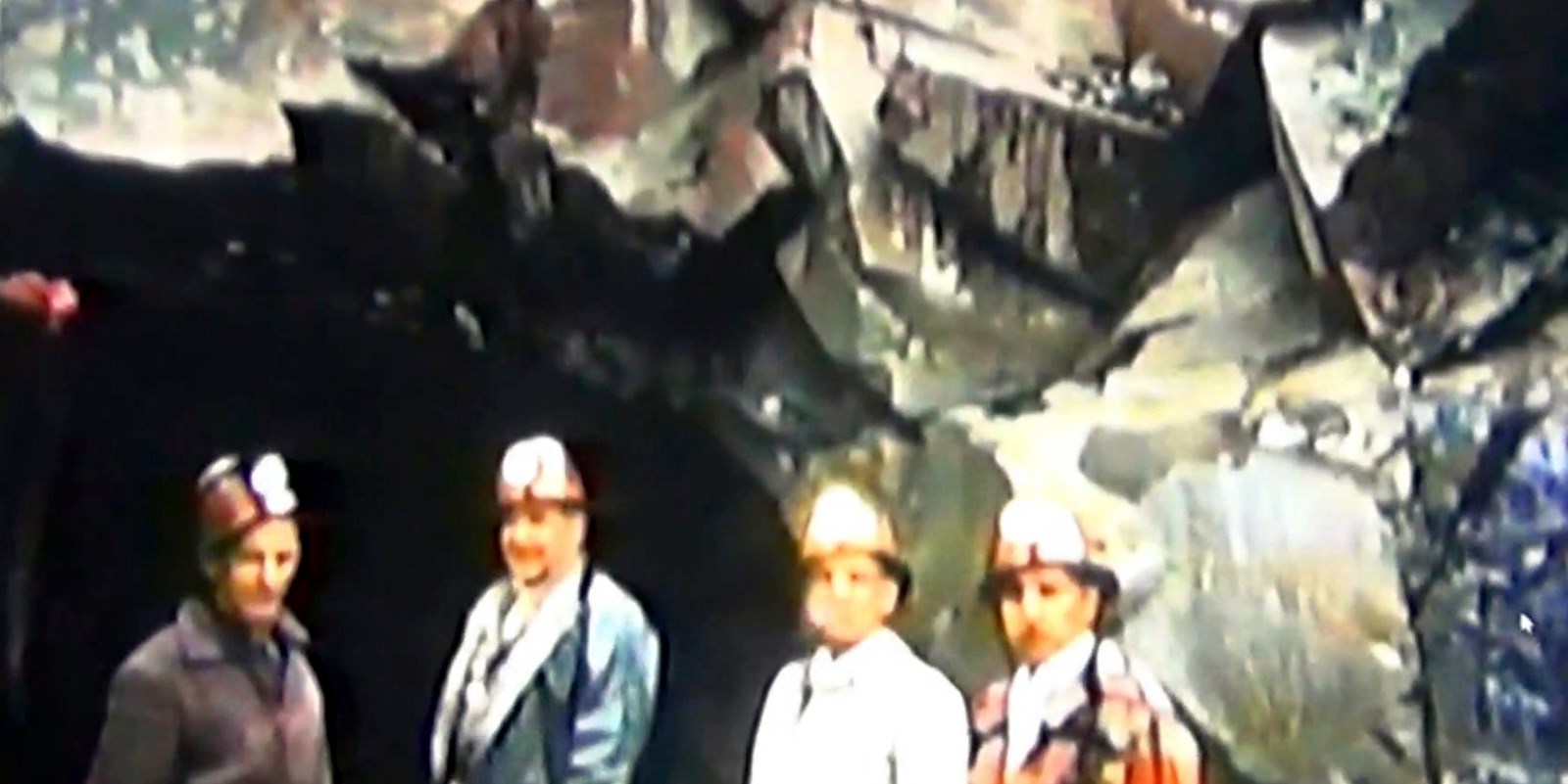 Normand DeLessard présente des souvenirs des mines de Saint-Robert