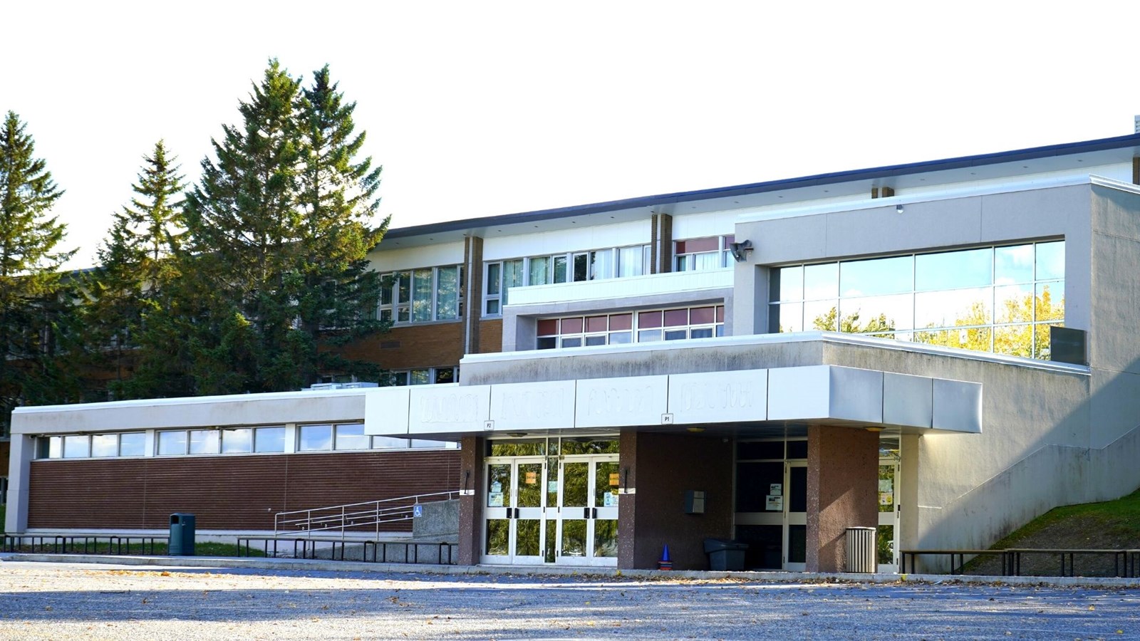 COVID-19: la situation est sous contrôle dans les écoles du CSSBE, rassure Normand Lessard