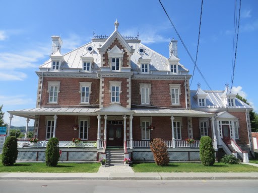 Normand DeLessard présente une vsite du presbytère de Saint-Joseph de Beauce