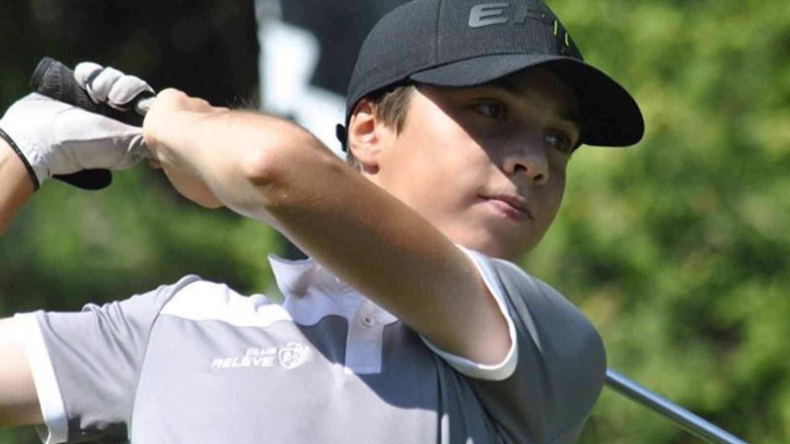 Félix Poulin obtient une bourse de 2 000 $ en tant qu'étudiant-athlète en golf