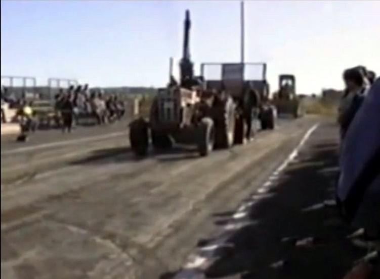 Normand DeLessard présente des souvenirs de tirs de tracteurs à Saint-Benoit