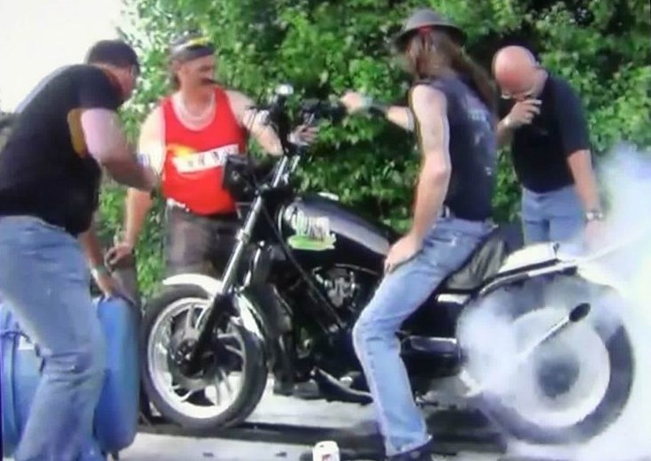 Normand DeLessard présente un show de boucane à Saint-Benoit en 2009