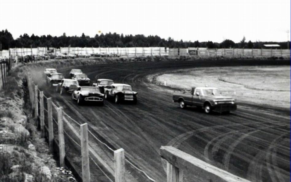 Normand De Lessard présente des souvenirs du Mécanodrome