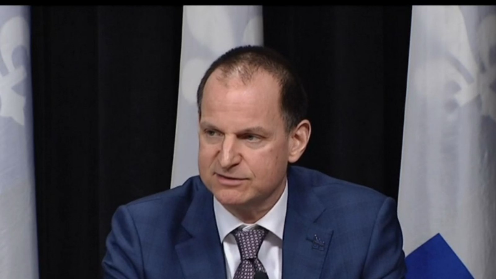 COVID-19 : le ministre Girard repousse la déclaration de revenus