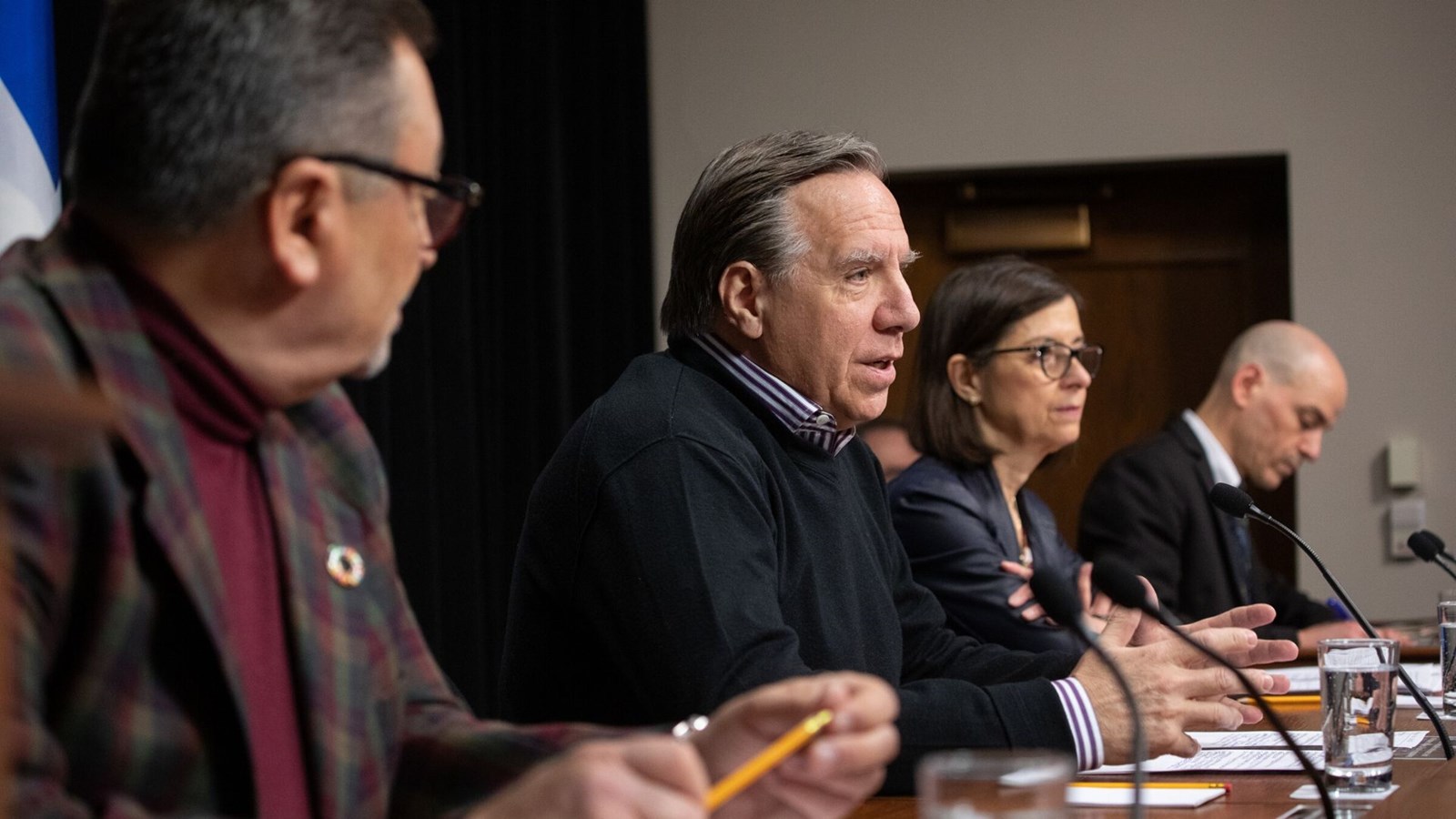 COVID-19 : les rassemblements intérieurs ou extérieurs interdits au Québec