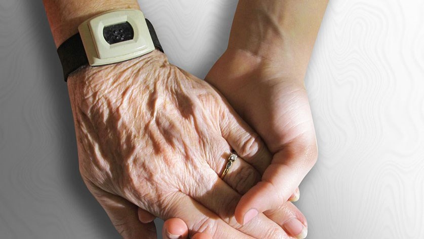 «  La situation est inacceptable. On leur doit de les soigner avec dignité » — François Legault 