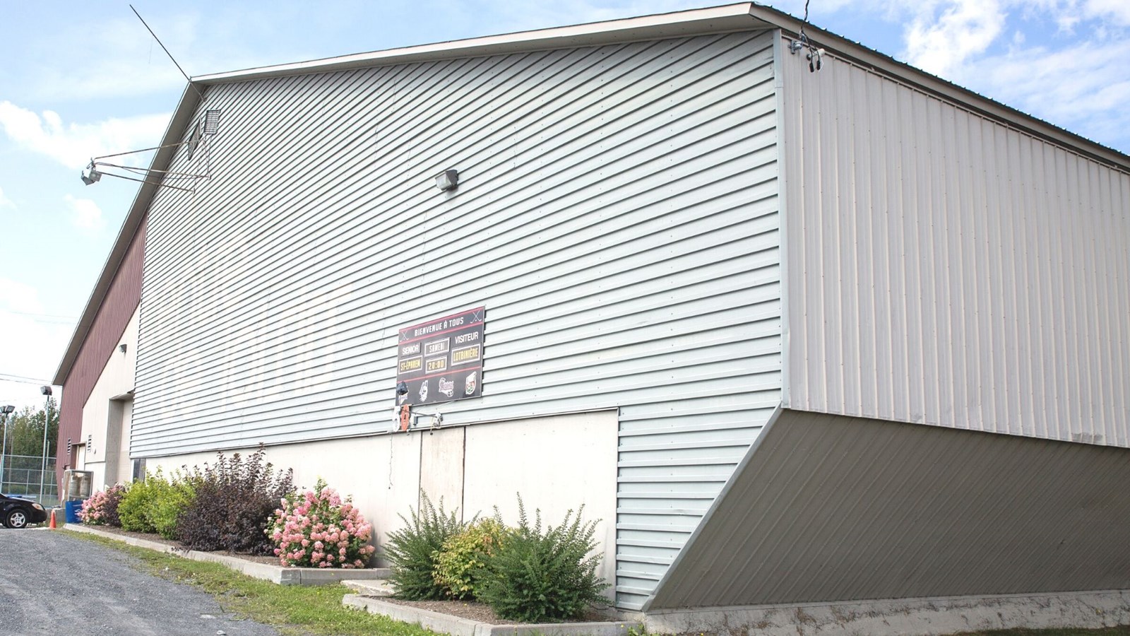 Appel aux artistes pour parer un mur de l'aréna de Saint-Éphrem