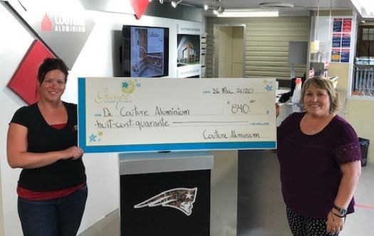 Couture Aluminium remet près de 900 $ au Groupe Espérance et Cancer