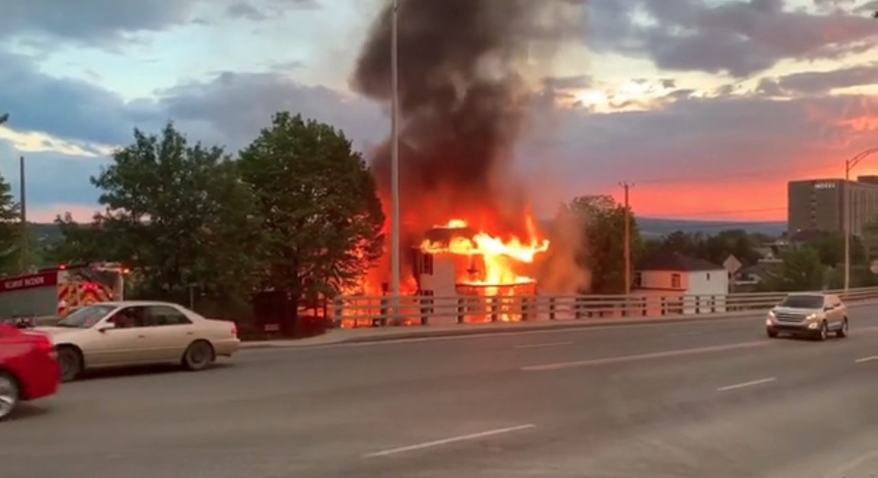 VIDÉO : Incendie d'un multi-logement à Saint-Georges