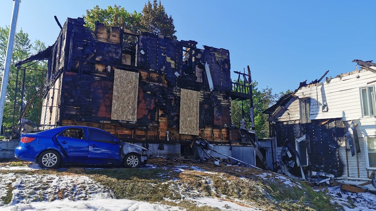Incendie : des dégâts majeurs sur deux immeubles à logements à Saint-Georges 