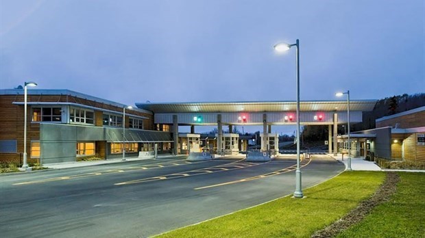 Frontière canado-américaine: fermeture prolongée de cinq semaines